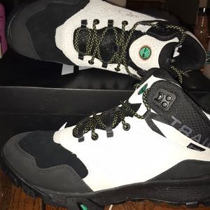 Timberland brand new never worn size 10.5